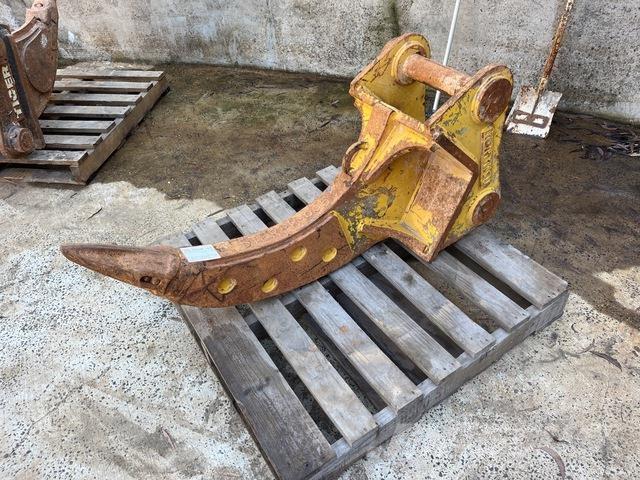 Komatsu  Aufreisser
