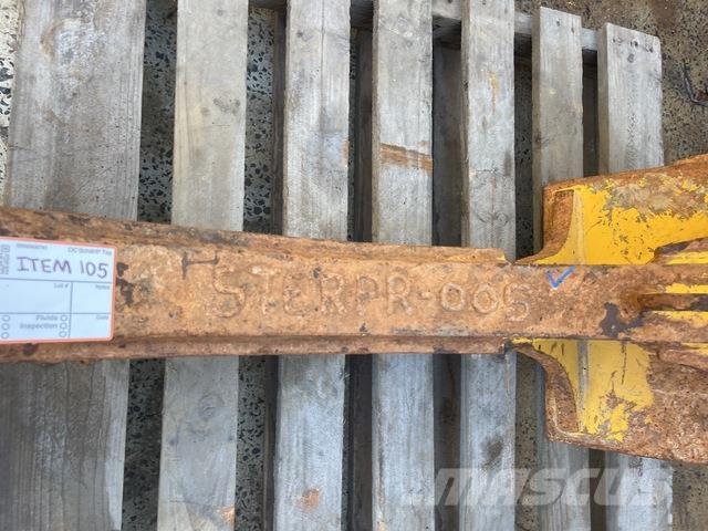 Komatsu  Aufreisser