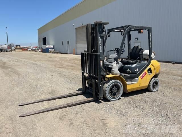 Komatsu FG25T Sonstige Baumaschinen