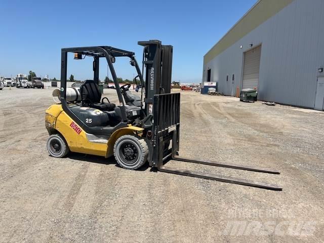 Komatsu FG25T Sonstige Baumaschinen