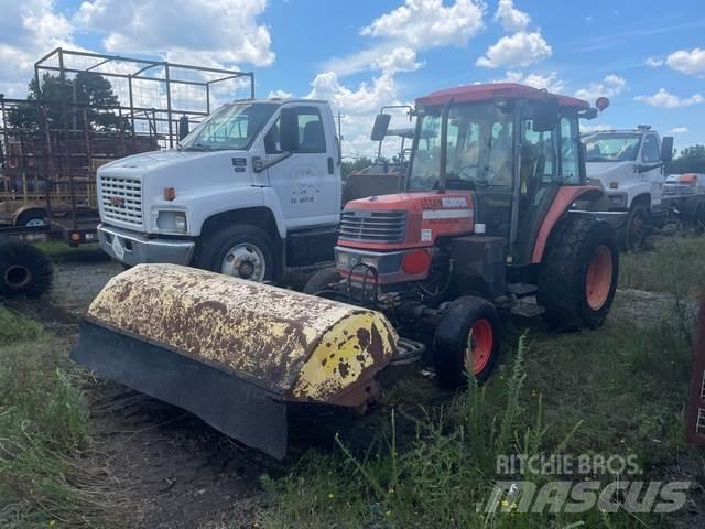 Kubota M5700 Innenraumkehrmaschinen