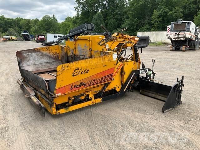 LeeBoy L8500T Strassenfertiger