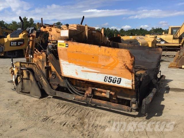 LeeBoy L8500T Strassenfertiger