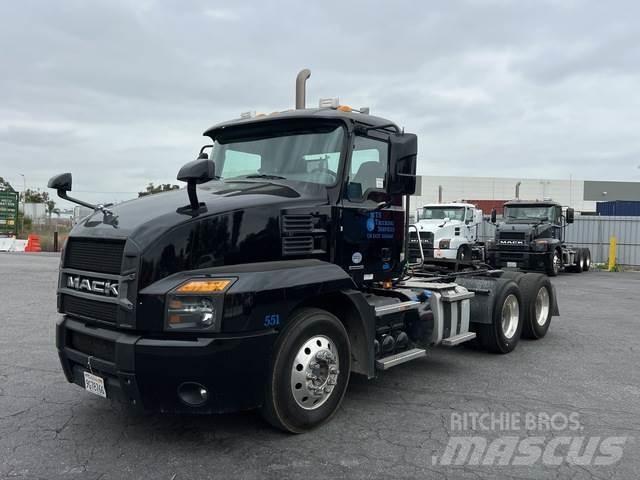 Mack AN64T Sattelzugmaschinen