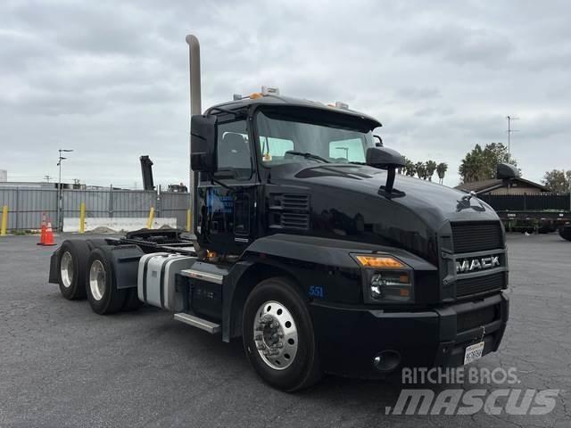 Mack AN64T Sattelzugmaschinen