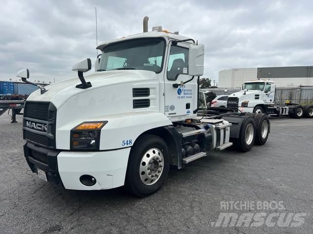 Mack AN64T Sattelzugmaschinen