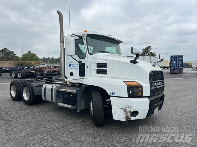 Mack AN64T Sattelzugmaschinen