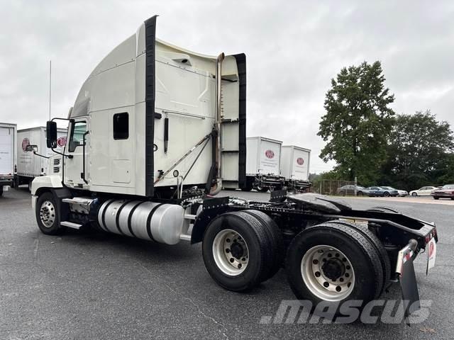 Mack AN64T Sattelzugmaschinen