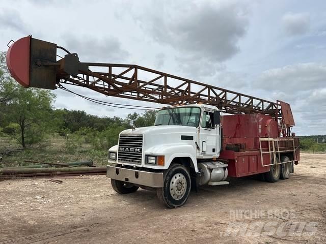 Mack CH613 Sonstige Baumaschinen