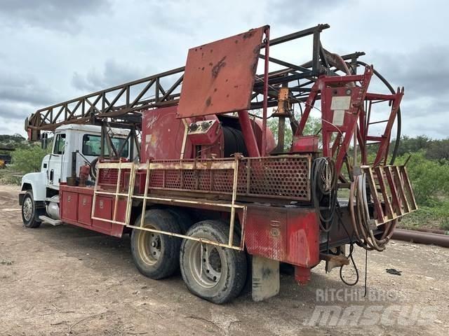 Mack CH613 Sonstige Baumaschinen