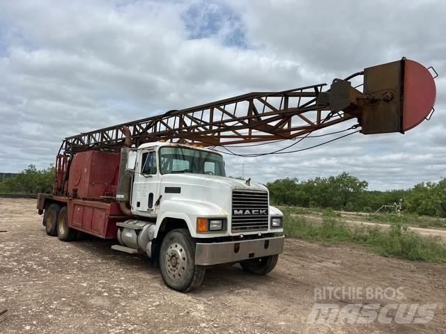 Mack CH613 Sonstige Baumaschinen