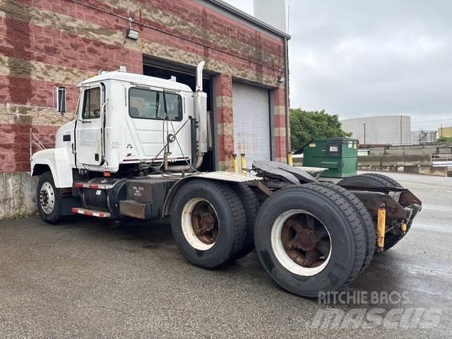 Mack CH613 Sattelzugmaschinen