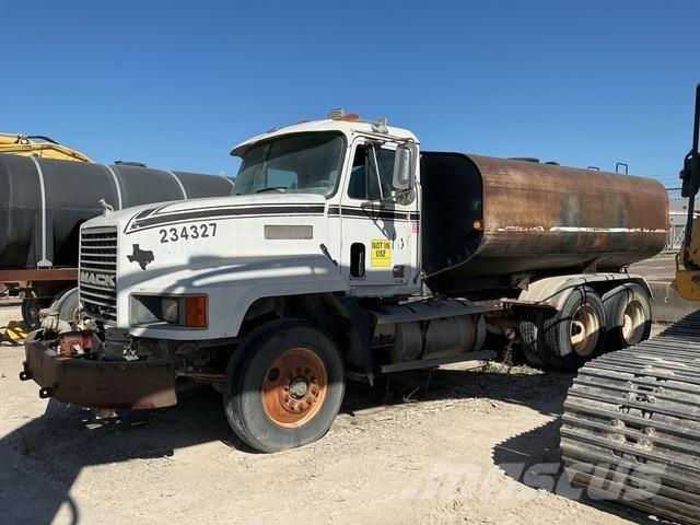 Mack CH613 Wassertanker