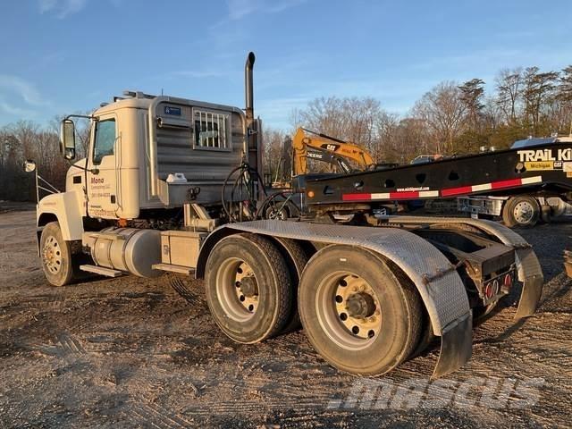 Mack CHU613 Sattelzugmaschinen