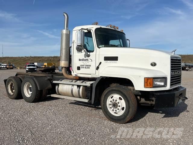 Mack CL733 Sattelzugmaschinen