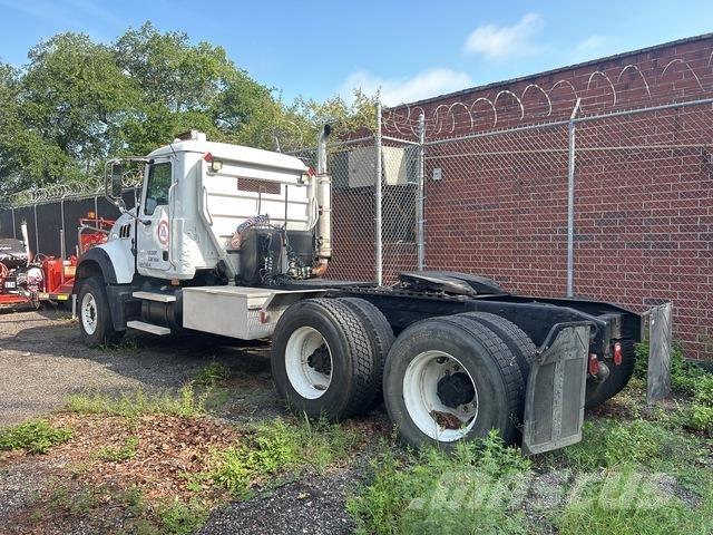 Mack CTP713 Sattelzugmaschinen