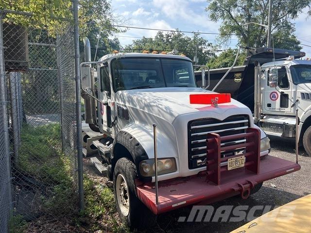 Mack CTP713 Sattelzugmaschinen