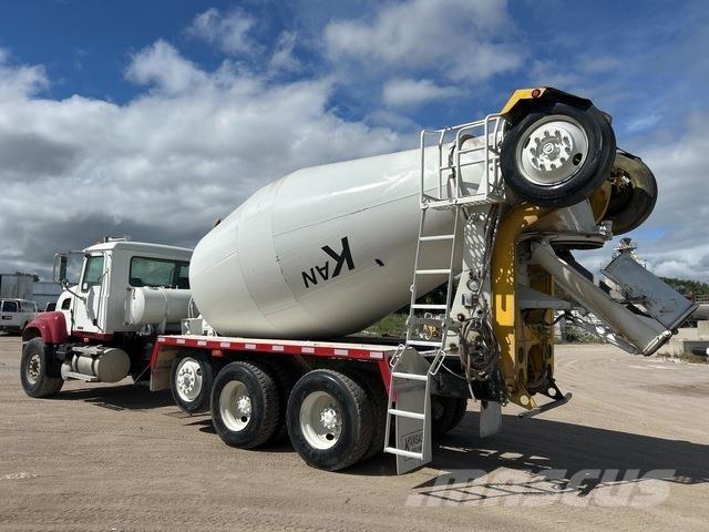 Mack CV513 Andere Fahrzeuge