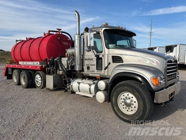 Mack CV713 Sonstige Baumaschinen