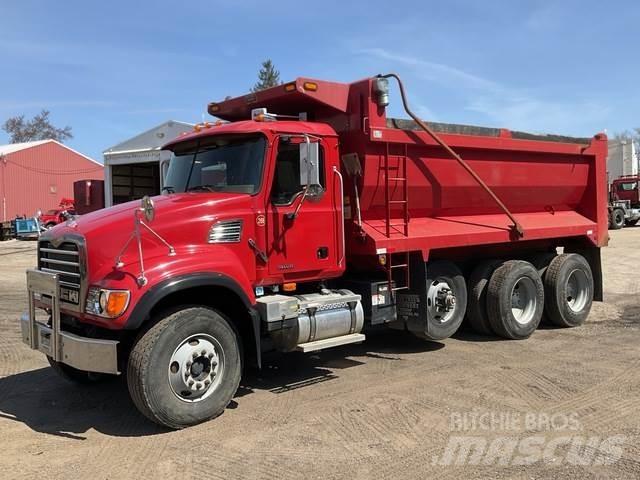Mack CV713 Kipper