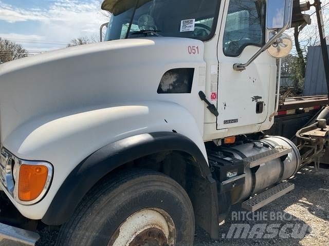 Mack CV713 Kipplader