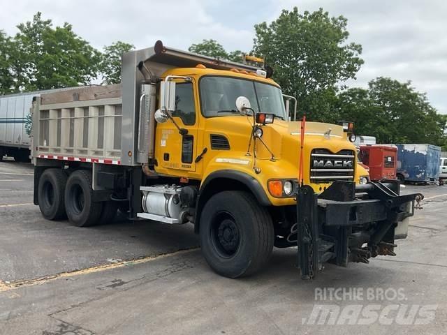 Mack CV713 Kipper