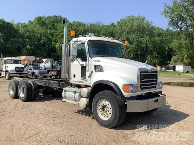 Mack CV713 Kabinen