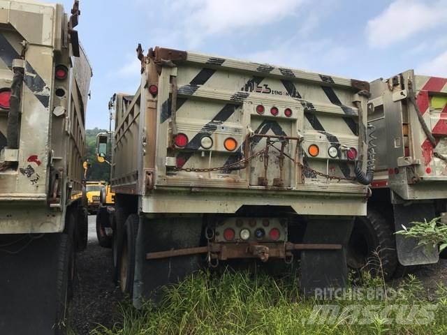 Mack CV713 Kipper
