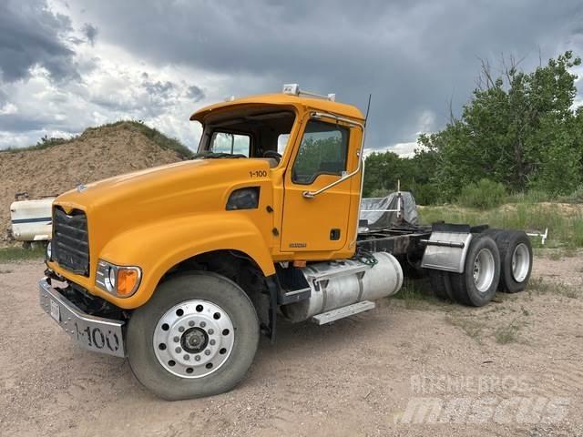 Mack CV713 Sattelzugmaschinen