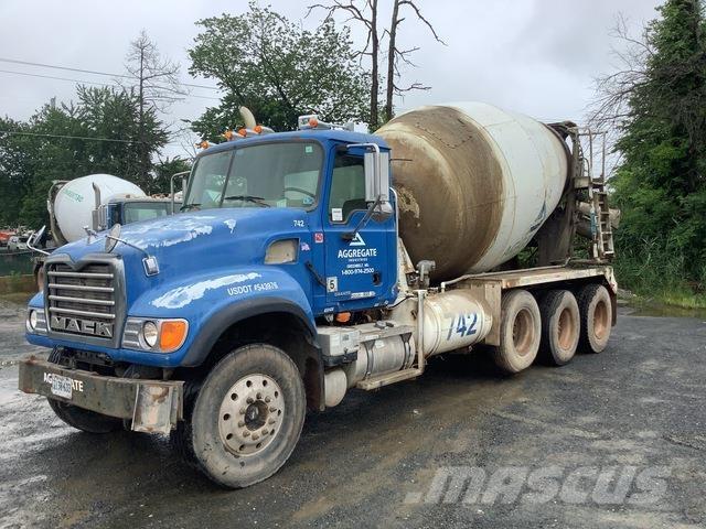Mack CV713 Andere Fahrzeuge