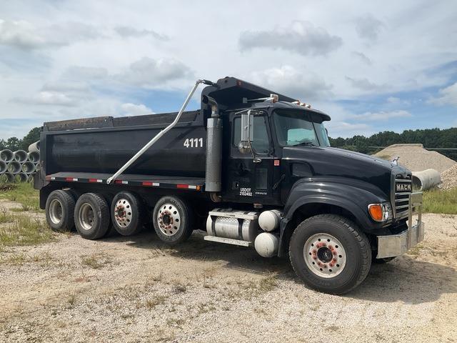 Mack CV713 Kipper