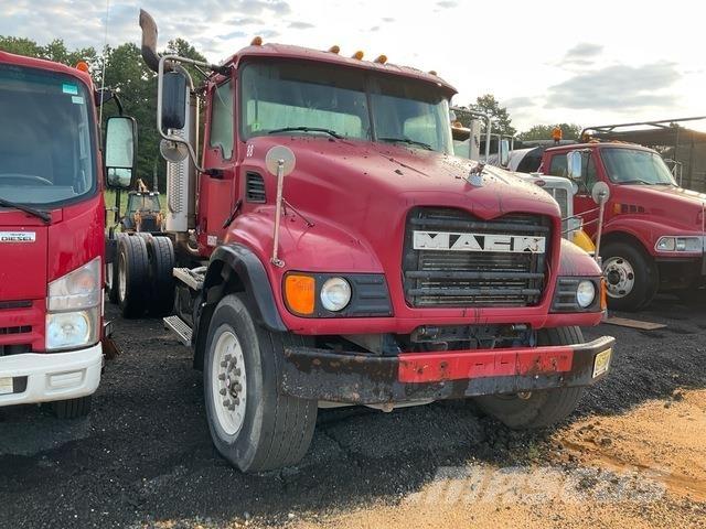 Mack CV713 Kabinen