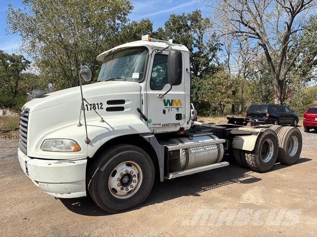 Mack CXN613 Sattelzugmaschinen