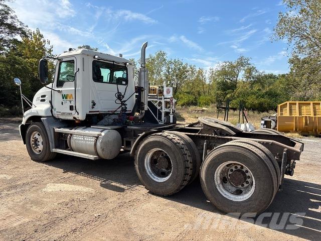 Mack CXN613 Sattelzugmaschinen