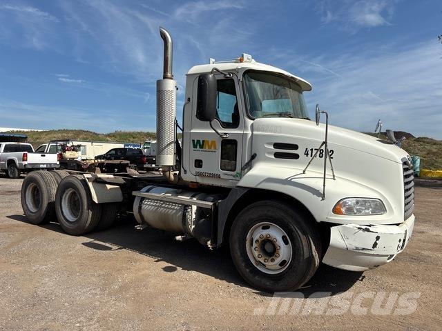Mack CXN613 Sattelzugmaschinen