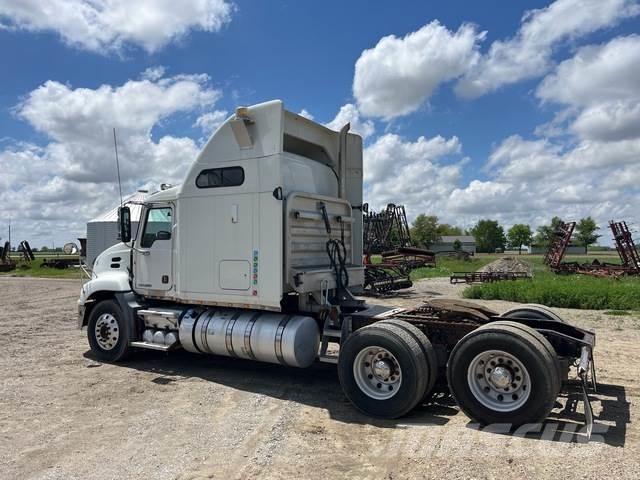Mack CXU600 Sattelzugmaschinen