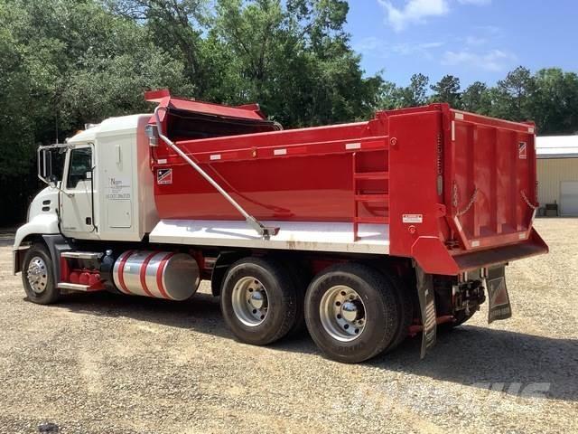 Mack CXU613 Kipper