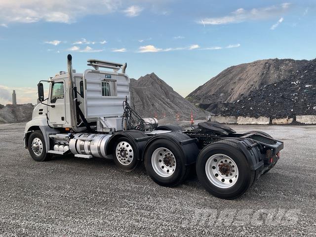 Mack CXU613 Sattelzugmaschinen