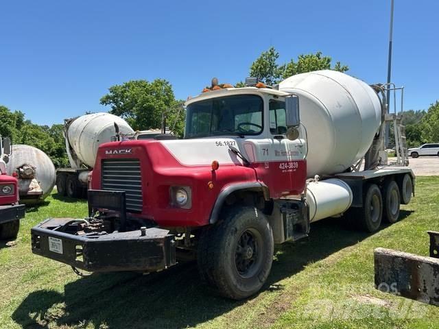 Mack DM600GK Andere Fahrzeuge