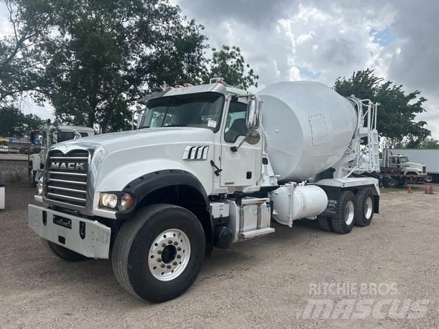 Mack GR64F Andere Fahrzeuge