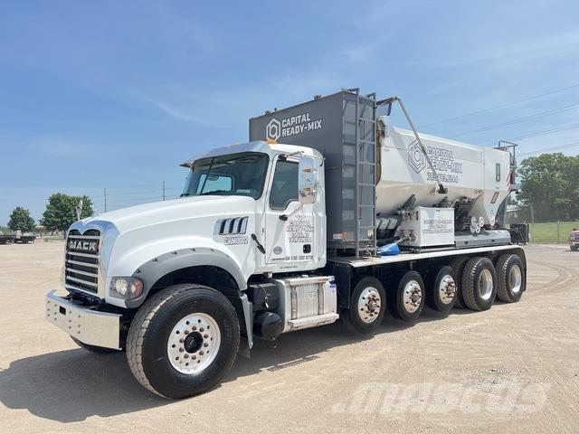 Mack GR64F Betonmischer
