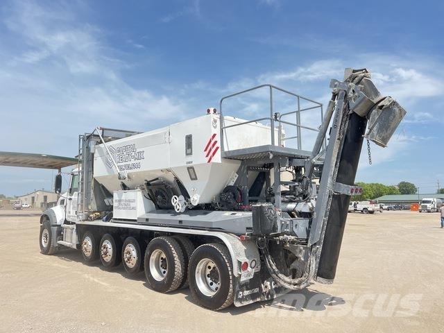 Mack GR64F Betonmischer