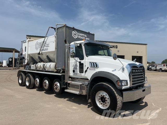 Mack GR64F Betonmischer
