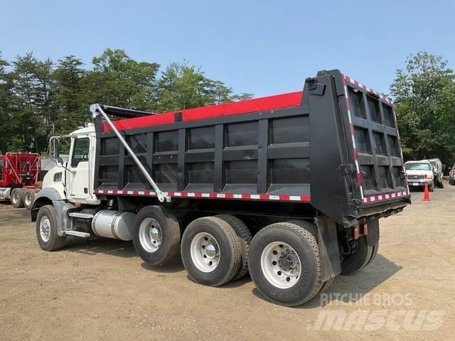 Mack Granite Kipper