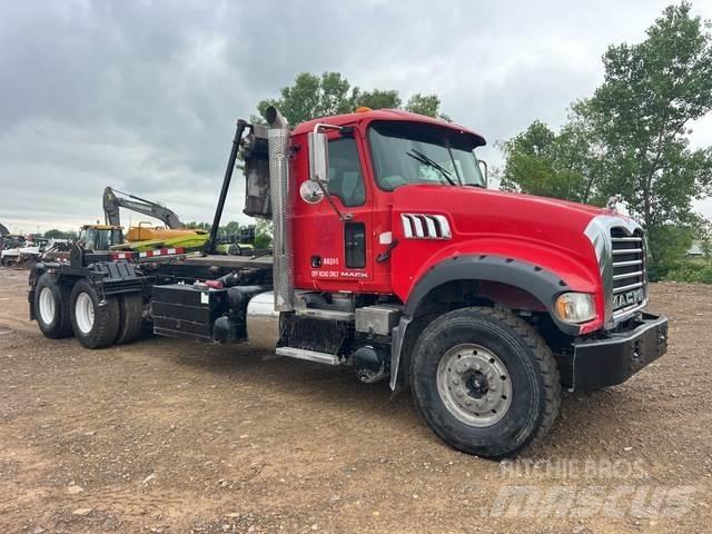 Mack GU713 Kipplader