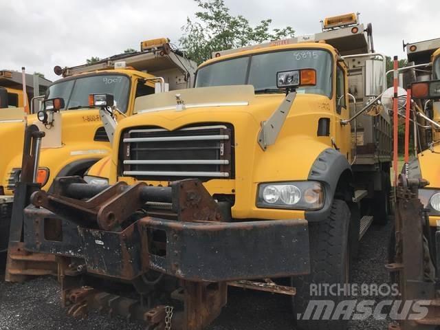 Mack GU713 Kipper