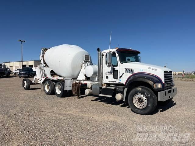 Mack GU713 Andere Fahrzeuge