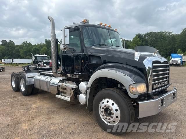 Mack GU713 Sattelzugmaschinen