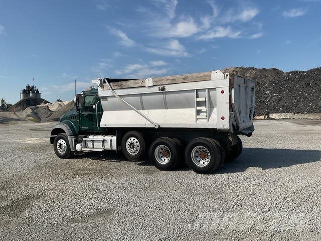 Mack GU713 Kipper