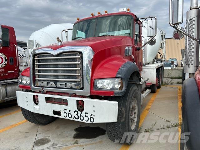 Mack GU713 Andere Fahrzeuge